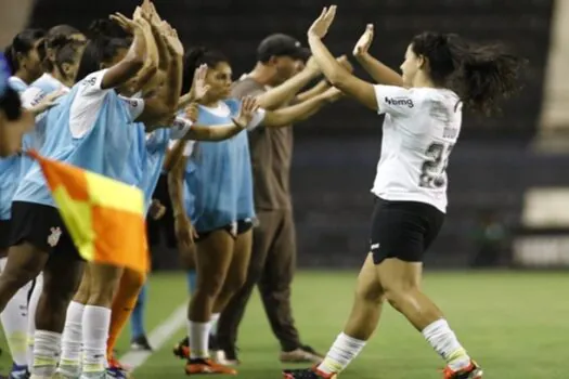 Brasileiro feminino: Corinthians goleia América para assumir liderança