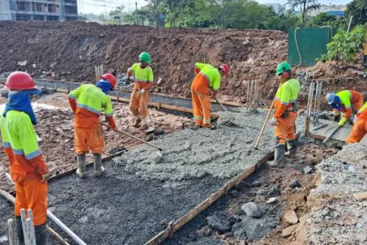 Estacas do Viaduto Estaiado chegam à travessia do Ribeirão Grande 