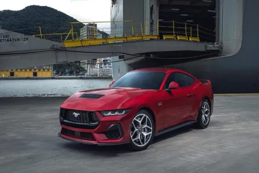 Primeiras unidades do novo Mustang GT 2024 desembarcam no Brasil