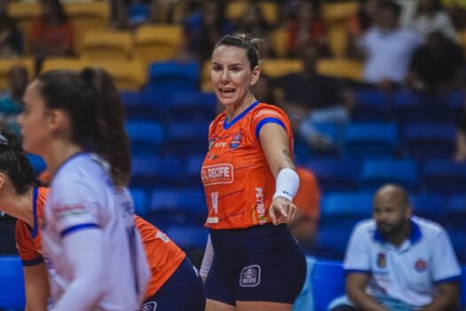 Recife Vôlei recebe o Abel Moda Vôlei/Brusque (SC) no segundo jogo das semifinais da B Bet7k feminina