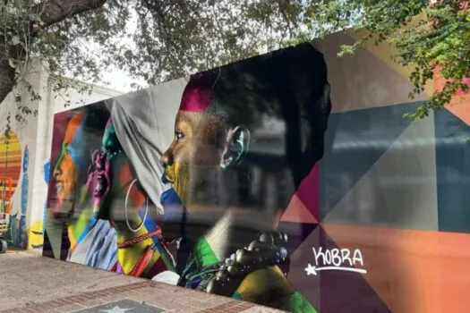 SXSW: Eduardo Kobra assina fachada da Casa SP em evento de inovação