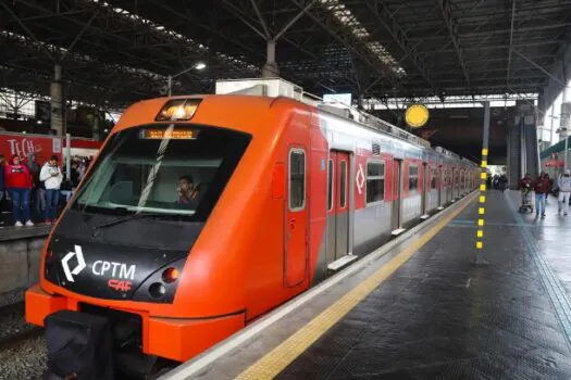 Alagamento provoca falha na linha 10-turquesa da CPTM na manhã desta terça (5) em SP