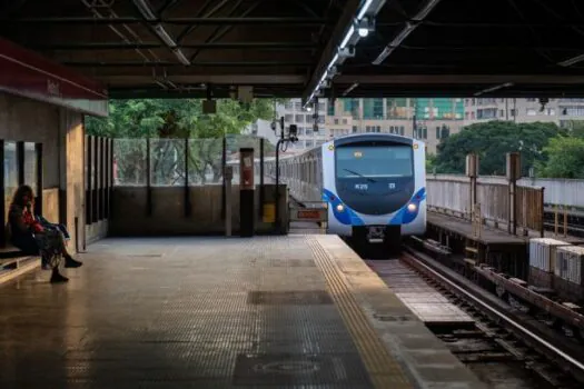 Metrô homenageia mães com uma série de atrações nesta sexta