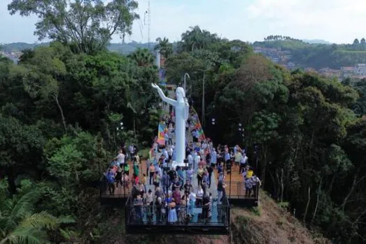 Primeira Procissão Regional de Ribeirão Pires celebra a Paixão de Cristo com quadros vivos