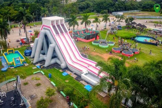 Brincadeiras ao ar livre conquistam as famílias na capital paulista