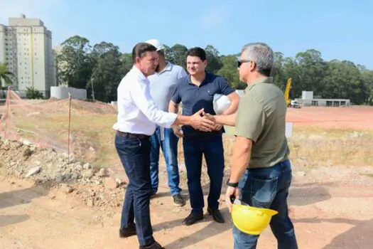 Prefeito Orlando Morando acompanha execução dos serviços de construção do Parque da Cidadania