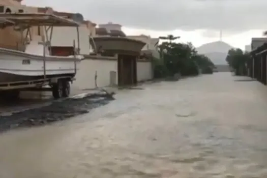 Tempestade inunda ruas, cancela eventos e atrasa voos em Dubai