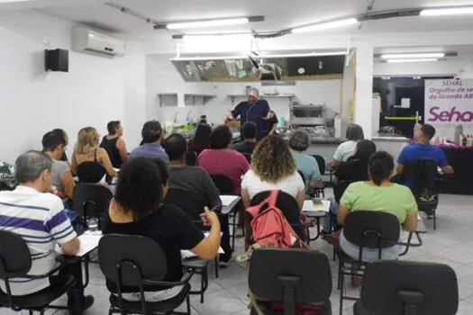 Sehal traz curso de Saladeira(o) com aula teórica e execução prática de receitas