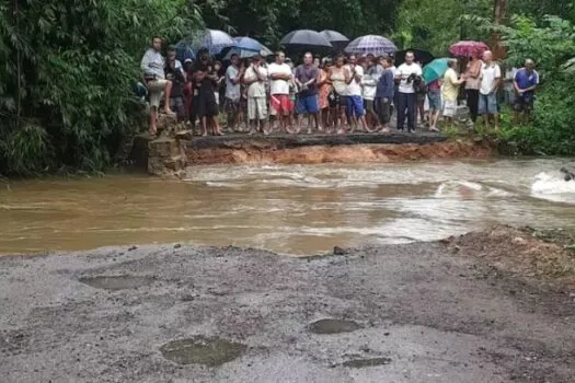 Ubatuba decreta Estado de emergência após temporais e queda de ponte