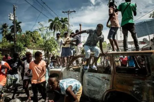 Fome aumenta no Haiti e ajuda humanitária diminui, enquanto gangues sufocam o país