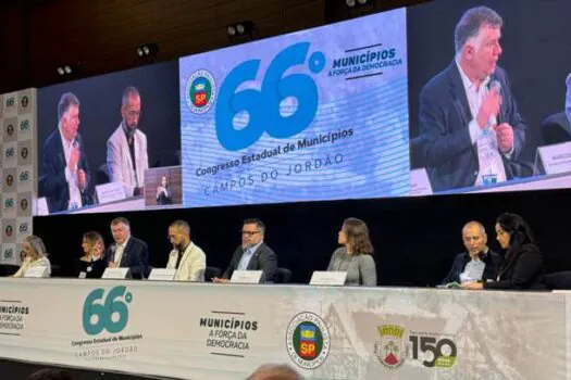 Governo de SP assina aditamentos do Vivaleite no Congresso Estadual de Municípios