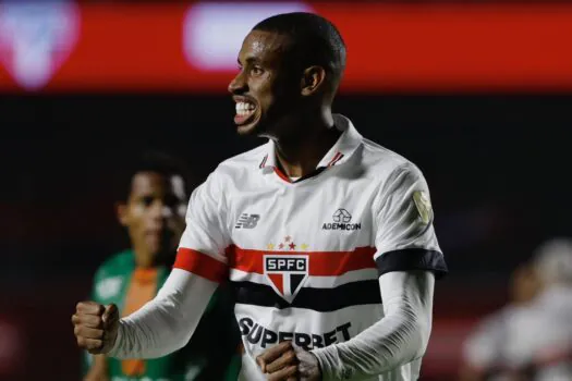 São Paulo sofre, mas vence o frágil Cobresal e dá sobrevida a Carpini