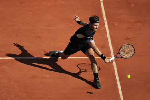 Ruud vence Djokovic pela 1ª vez na carreira e avança à decisão do Masters 1000 de Monte Carlo