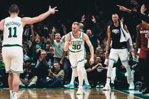 Celtics, Bucks e Thunder iniciam playoffs com vitória na NBA