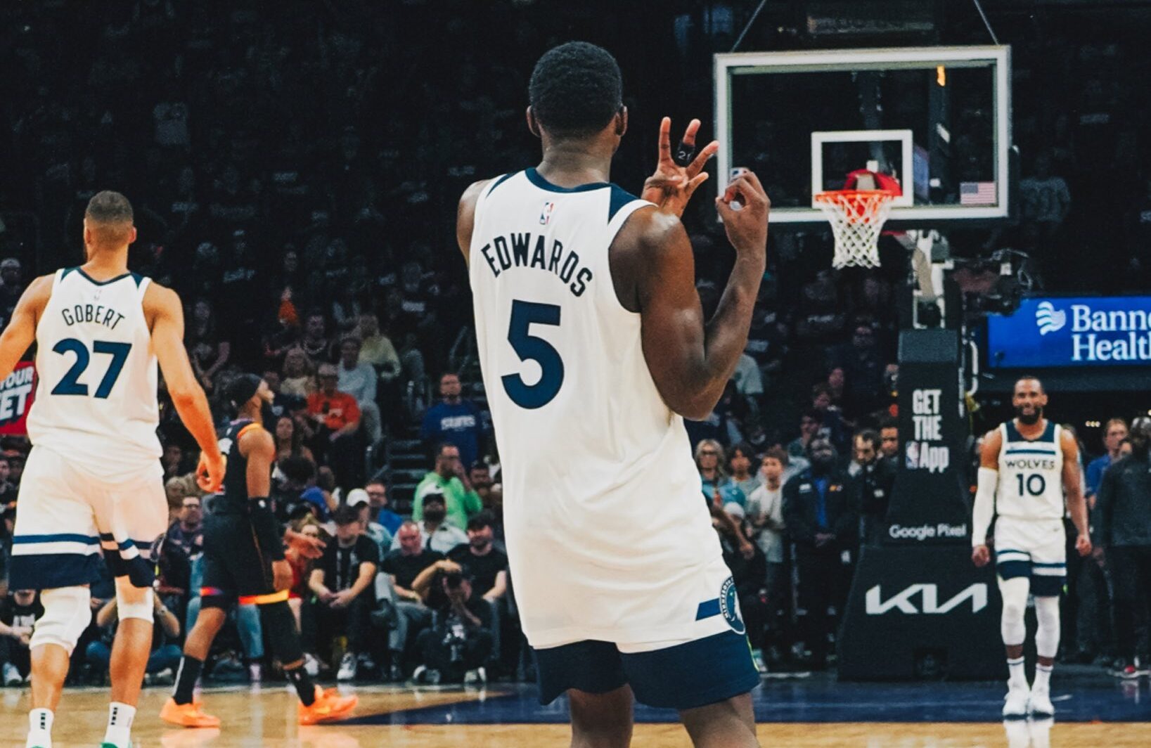 Timberwolves vencem jogo 4 sobre os Suns e avançam às semifinais dos playoffs da NBA