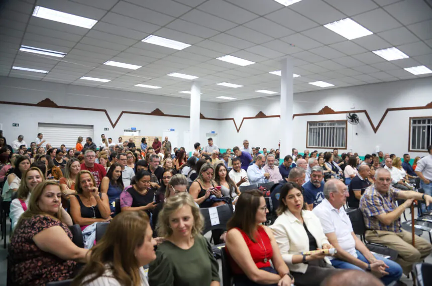 População e autoridades municipais de São Caetano se reuniu no CISE Sueli Nogueira para ouvir sobre o ReFundação