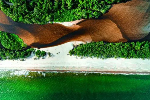 Ricardo Martins mostra belezas do litoral brasileiro em novo livro