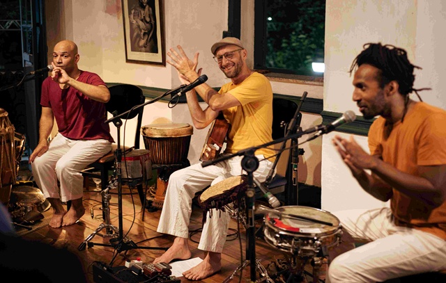 João Oliveira, Jota Erre e Kabé Pinheiro apresentam o show “Terra Batida” em São José dos Campos