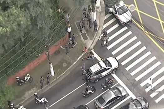 Ladrões fazem arrastão em avenida do bairro Morumbi, em São Paulo