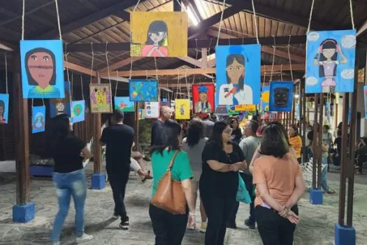 Arte e solidariedade nas escolas 