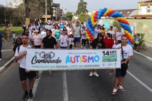 Caminhada alusiva ao Dia Mundial do Autismo reúne 500 pessoas pelas ruas de Ribeirão Pires