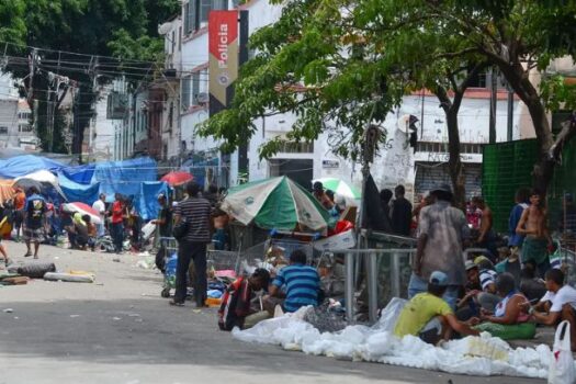 Em um ano, cracolândia diminui e grupos menores se espalham pelo centro de SP