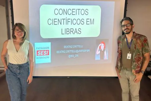 Aula especial na Faculdade Sesi de Educação promove ensino de Ciências em Libras