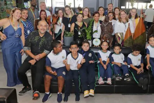 Estudantes com TEA conhecem Paço Municipal de Ribeirão Pires