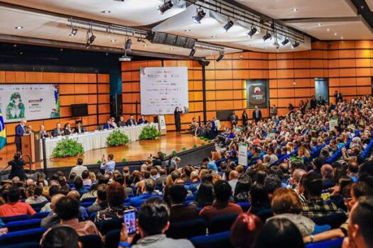 Lula na abertura da Feira Internacional do Livro de Bogotá: “Leitura nos coloca no lugar do outro”