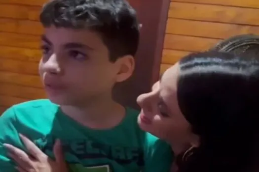 Fernanda reencontra filho após BBB