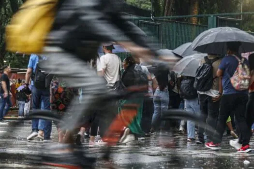 Frente fria e formação de ciclone na Argentina terão impacto no Brasil