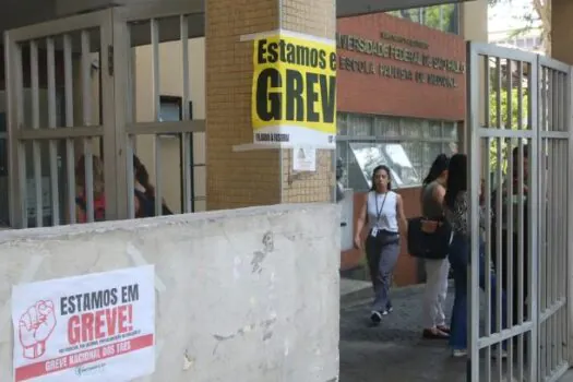 Funcionários seguem em greve, e universidades federais devem continuar sem aulas