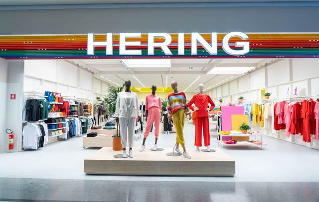 Hering inaugura Megaloja Bossa no Shopping ABC