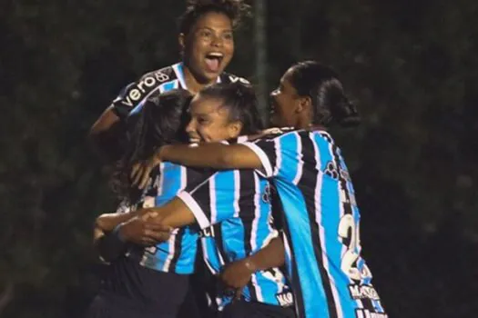 Grêmio vence clássico com Internacional no Brasileiro Feminino