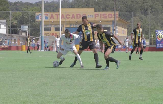 jogo-futebol-amador