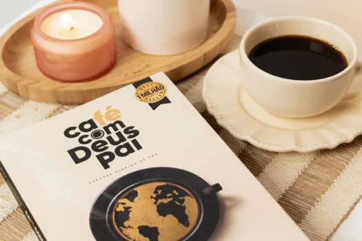 Livro “Café com Deus pai”, marca mais de 2 milhões de cópias vendidas