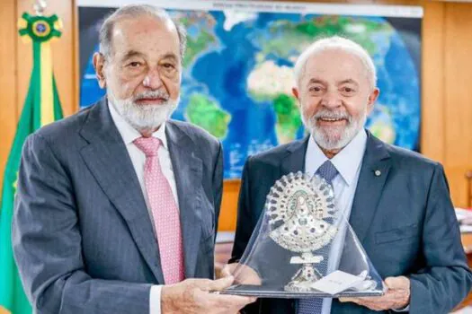 Lula recebe Carlos Slim, da América Móvil: empresa pretende investir R$ 40 bi no Brasil