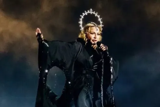 Kit Madonna, cangas e até CDs: Orla de Copacabana vira loja não oficial da cantora; veja preços