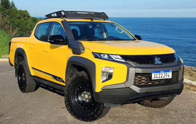 mitsubishi-l200-trton-sport-savana