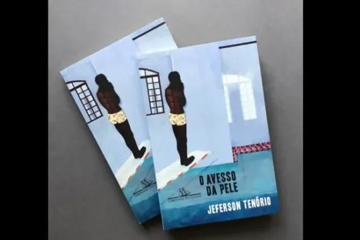 Livro O Avesso da Pele voltará às escolas de Goiás e do Paraná