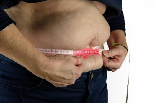 Obesidade abdominal associada à fraqueza muscular eleva risco de síndrome metabólica