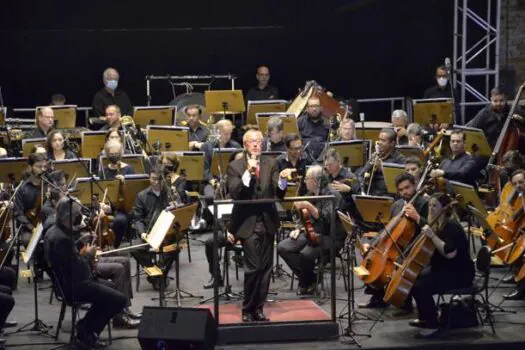 Sinfônica de Santo André se apresenta na reinauguração do Teatro Municipal