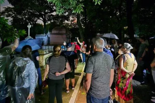 Passeio noturno no Cemitério da Consolação abordará os escultores Antelo Del Debbio e Eugênio Prati