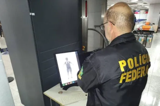 PF usa scanner corporal e prende 18 pessoas com drogas no estômago no aeroporto de Guarulhos