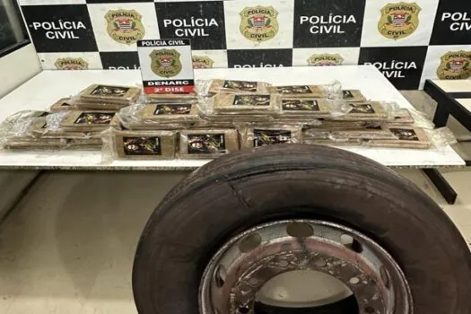 Polícia Civil apreende 60 tijolos de cocaína escondidos dentro de pneu na zona leste de SP