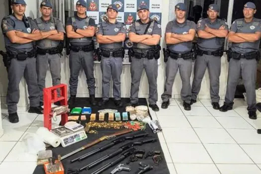 Operação Semana Santa: PM apreende armas, munição e drogas em chácara em Piraju