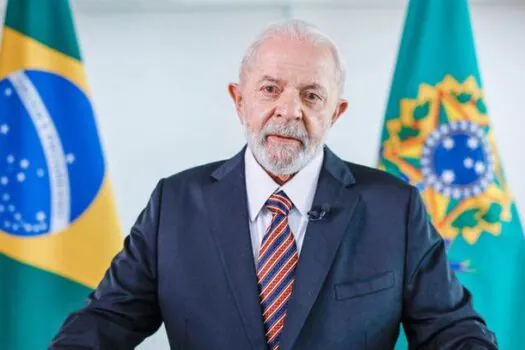 Lula critica invasão à embaixada do México no Equador em Cúpula Virtual da CELAC