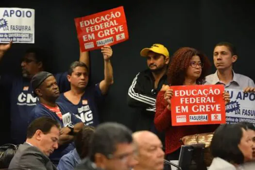 Servidores federais de educação iniciam greve na quarta-feira