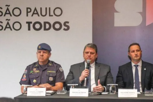 Governo Tarcísio recua da intenção de aumentar poder da PM após reação da Polícia Civil