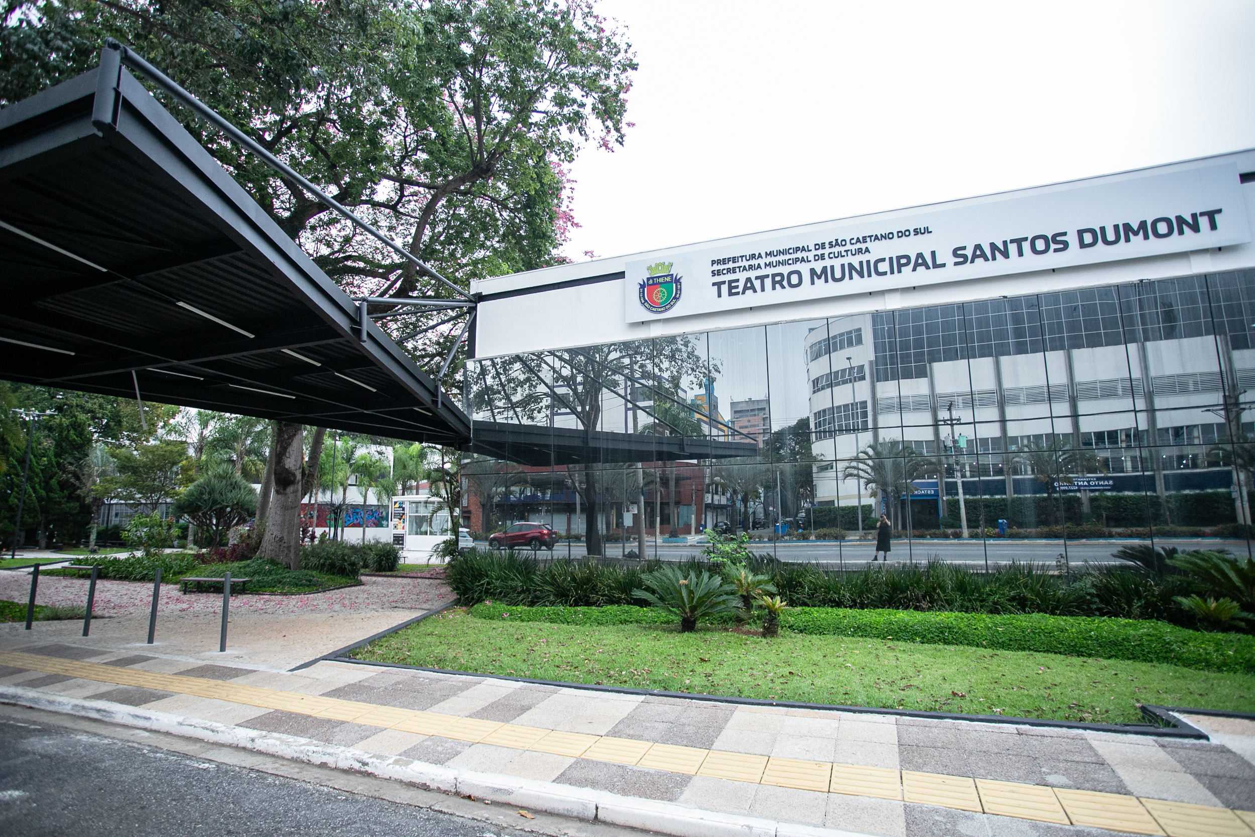 Fachada_Teatro_Santos_Dumont_foto_Leticia_Teixeira_PMSCS